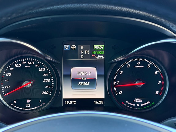 Mercedes-Benz GLC 350 e 22 of 30