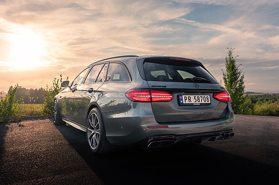 Mercedes-Benz E 63 AMG 26 of 30