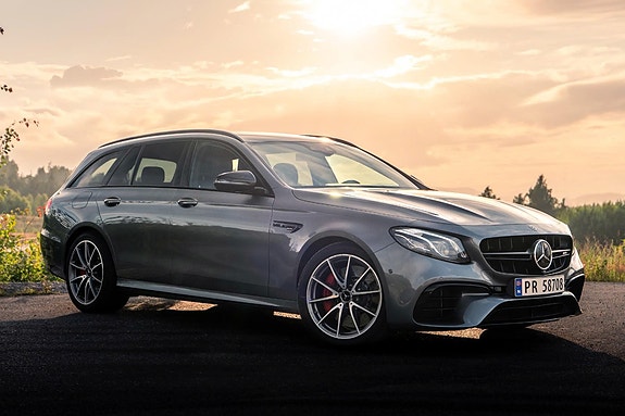 Mercedes-Benz E 63 AMG 25 of 30