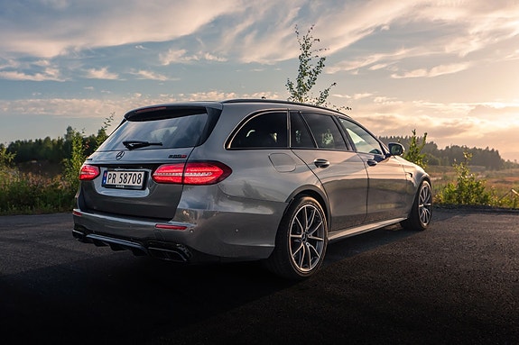 Mercedes-Benz E 63 AMG 27 of 30