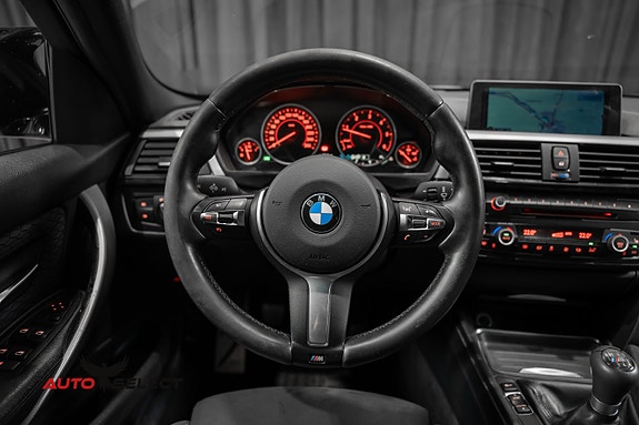 BMW 320d 26 of 30