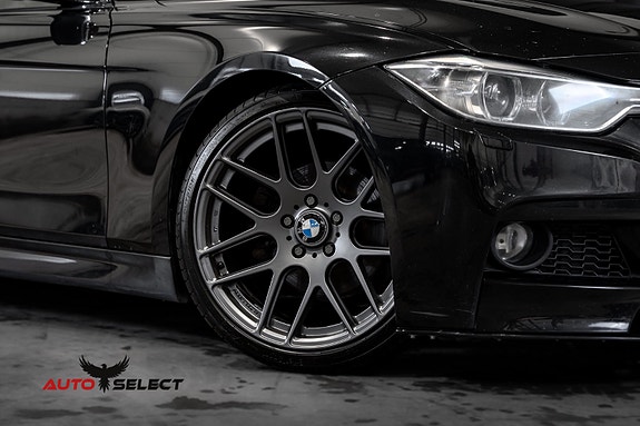 BMW 320d 3 of 30
