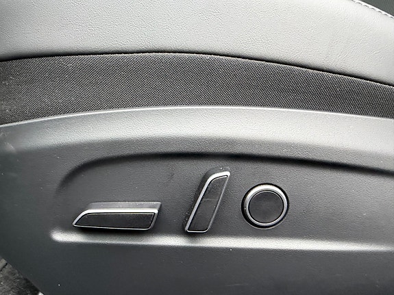 Tesla Model 3 14 of 30