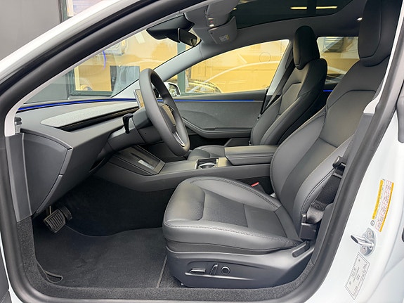 Tesla Model 3 13 of 30