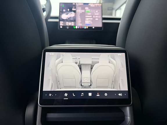 Tesla Model 3 17 of 30