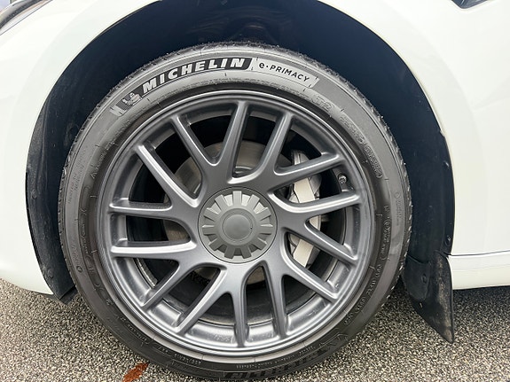 Tesla Model 3 11 of 30