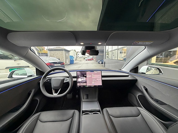 Tesla Model 3 16 of 30