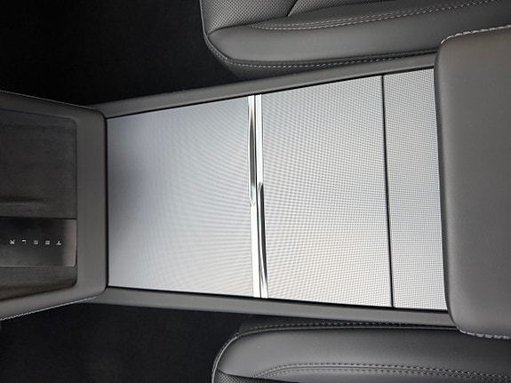 Tesla Model 3 27 of 30