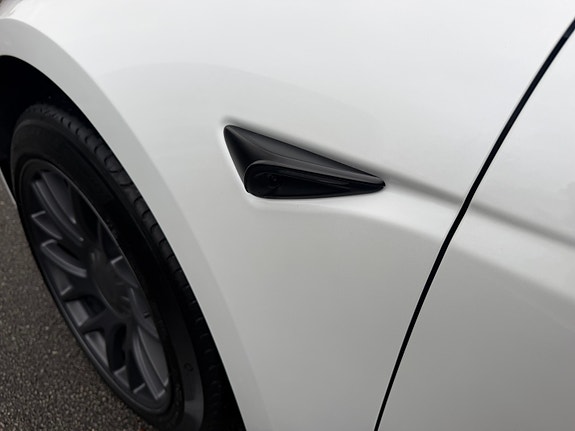 Tesla Model 3 12 of 30