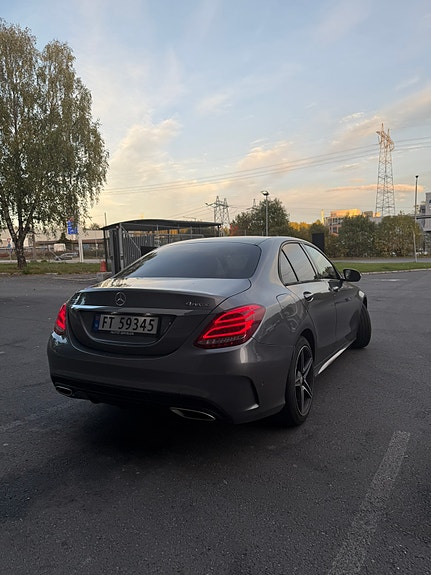 Mercedes-Benz C 200 4 of 10
