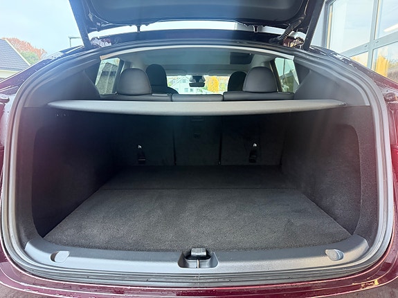 Tesla Model Y 11 of 30