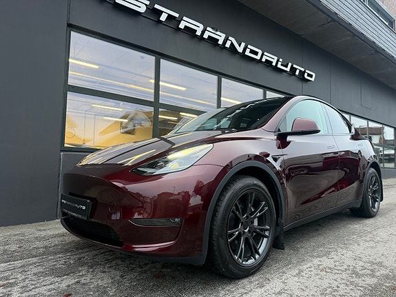 Tesla Model Y 2 of 30