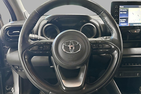 Toyota Yaris 12 of 30