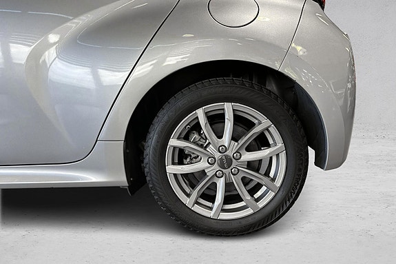 Toyota Yaris 21 of 30