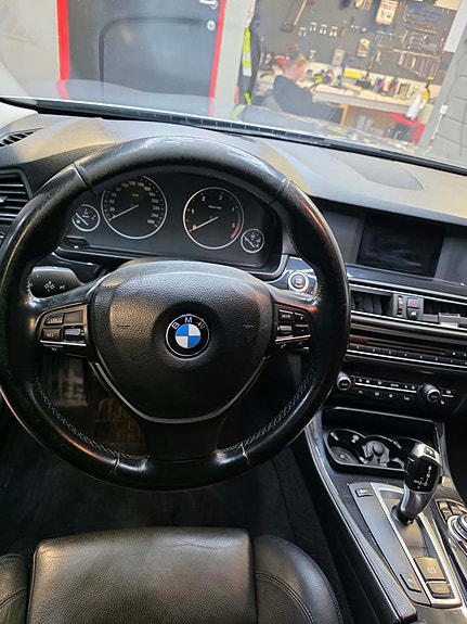 BMW 520d 12 of 17