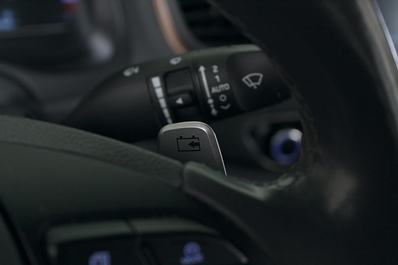 Hyundai IONIQ 29 of 30