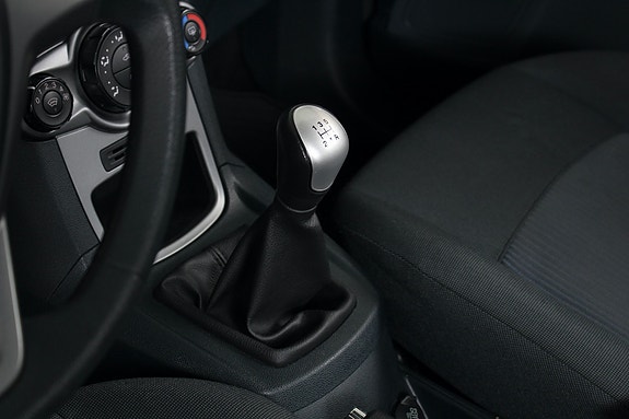 Ford Fiesta 17 of 30