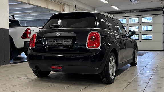MINI One 6 of 24