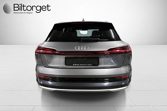 Audi e-tron 8 of 30