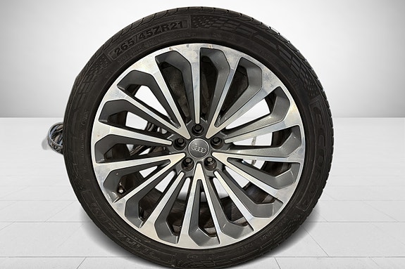 Audi e-tron 18 of 30