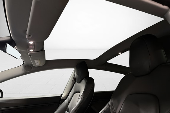 Tesla Model 3 16 of 23