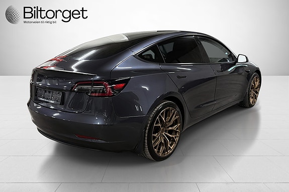 Tesla Model 3 7 of 23
