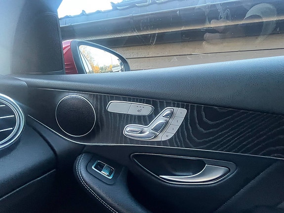 Mercedes-Benz GLC 350 e 16 of 17
