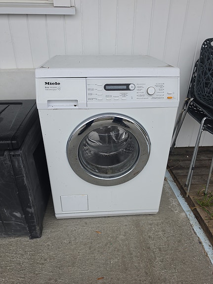 Miele frontmatet vaskemaskin gis bort ved henting