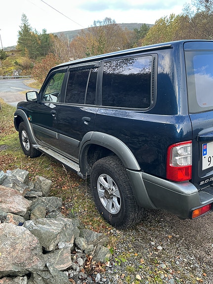 Nissan Patrol 3 of 7