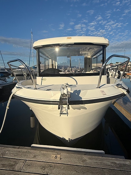 QuickSilver 675 Pilothouse 2 of 10