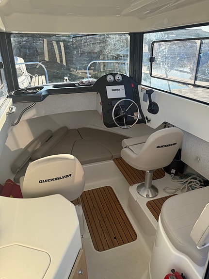 QuickSilver 675 Pilothouse 5 of 10