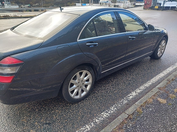 Mercedes-Benz S320 14 of 17