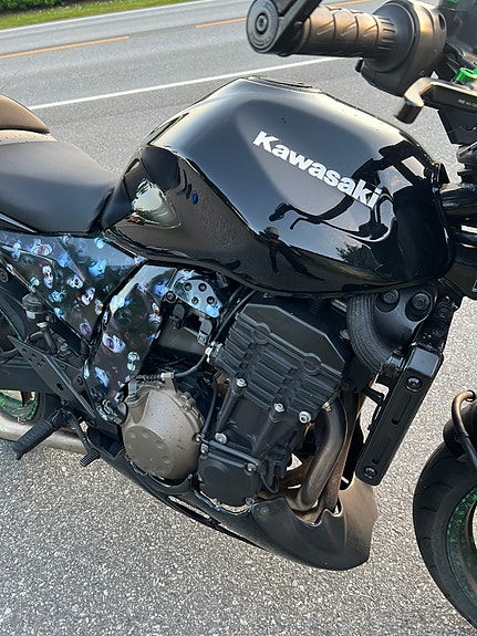 Kawasaki Z750 9 of 10