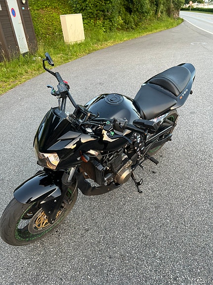 Kawasaki Z750 6 of 10