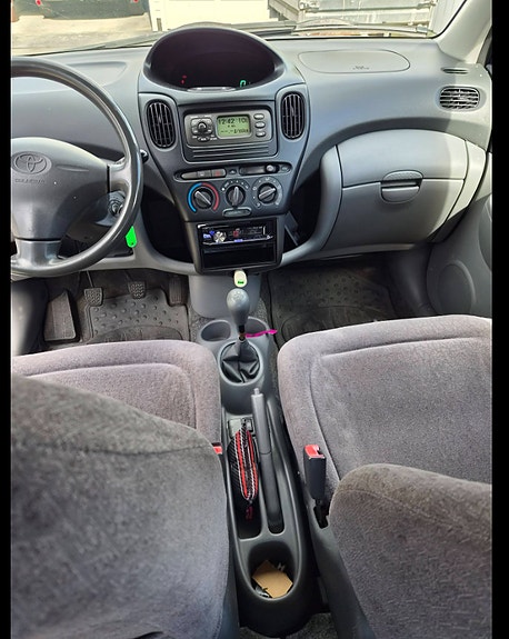 Toyota Yaris Verso 11 of 11
