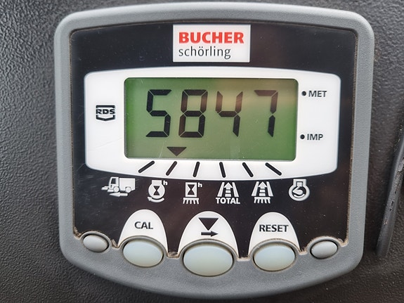 Bucher CityCat 5000 4 of 5