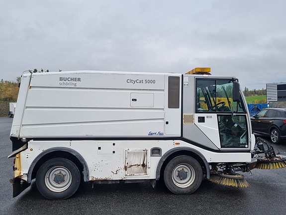 Bucher CityCat 5000 3 of 5
