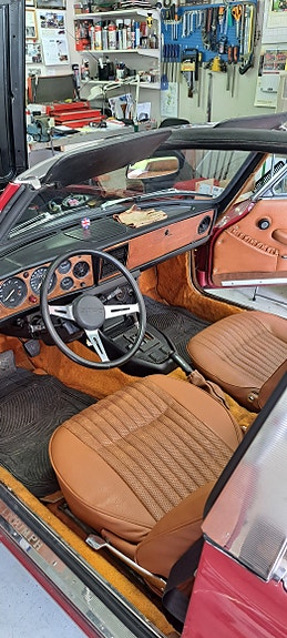 Triumph Stag 2 of 6