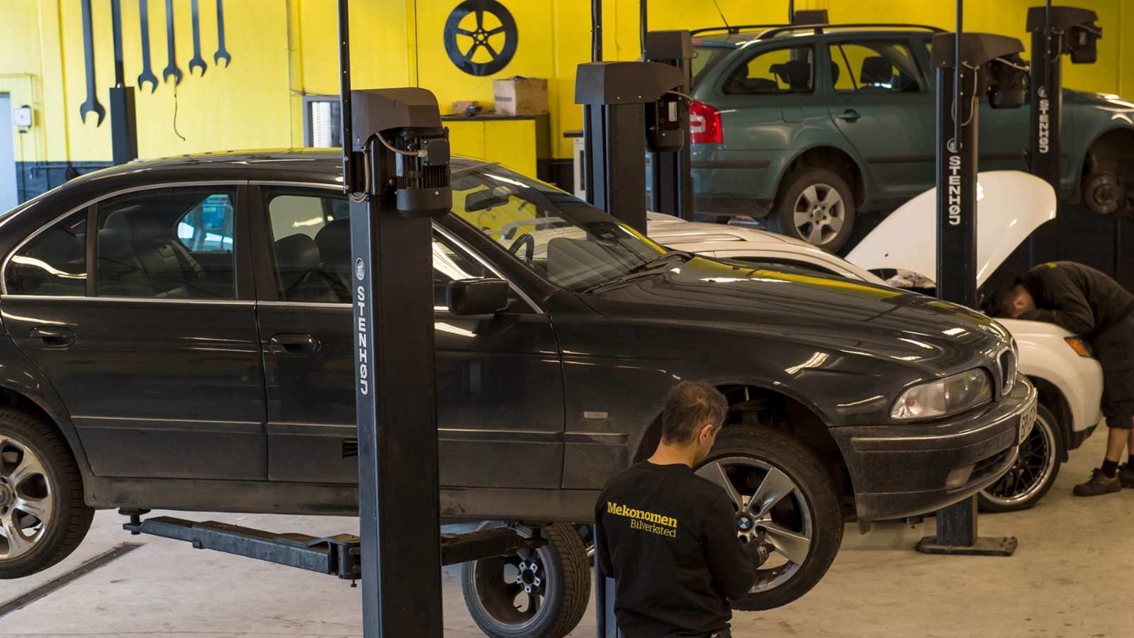 Som bilmekaniker vil du jobbe på tvers av alle bilmerker. Dette gjør jobben variert, lærerik og utfordrende.
