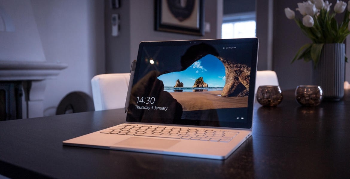 Vi elsker teknologi, men du behøver ikke være en technofreak for å jobbe hos oss. Er du løsningsorientert og liker å treffe nye mennesker kommer du langt.