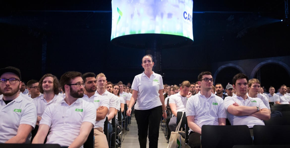 Elkjøp Academy har massevis av e-læringer om produkter, salgsmetodikk, sikkerhet og masse annet. Mulighetene for utvikling er uendelige. Vi tilbyr også fysiske kurs og lederutvikling.