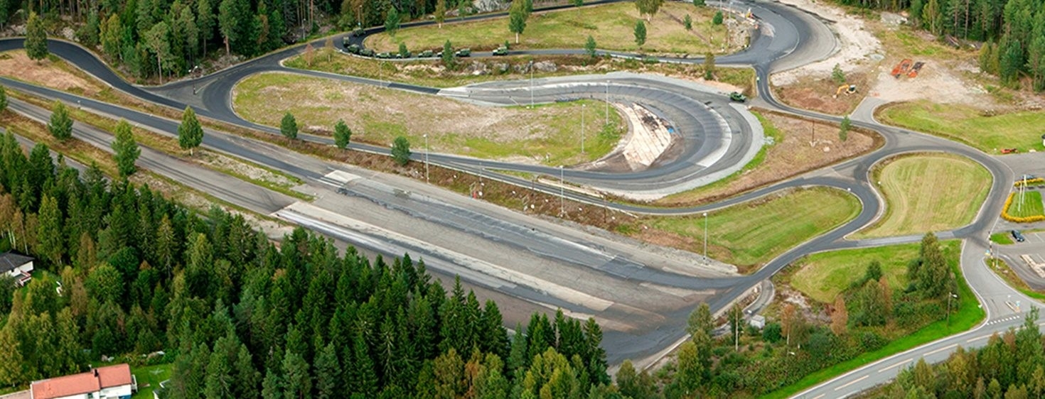 På øvingsbanene våre ser vi etter deg som er allsidig, praktisk og traktorvant. 