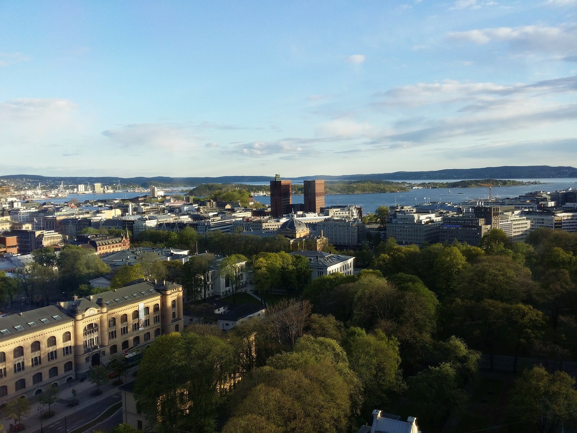 Vi har også avdelingskontor i Oslo. 