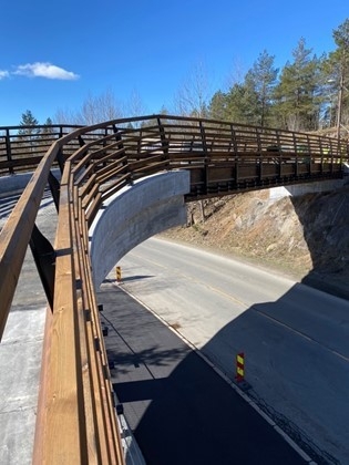 I Holmenkollen har vi bygget en ny skibro som skal tåle både idrettsstjerner, preppemaskiner og mosjonister i lang tid fremover.