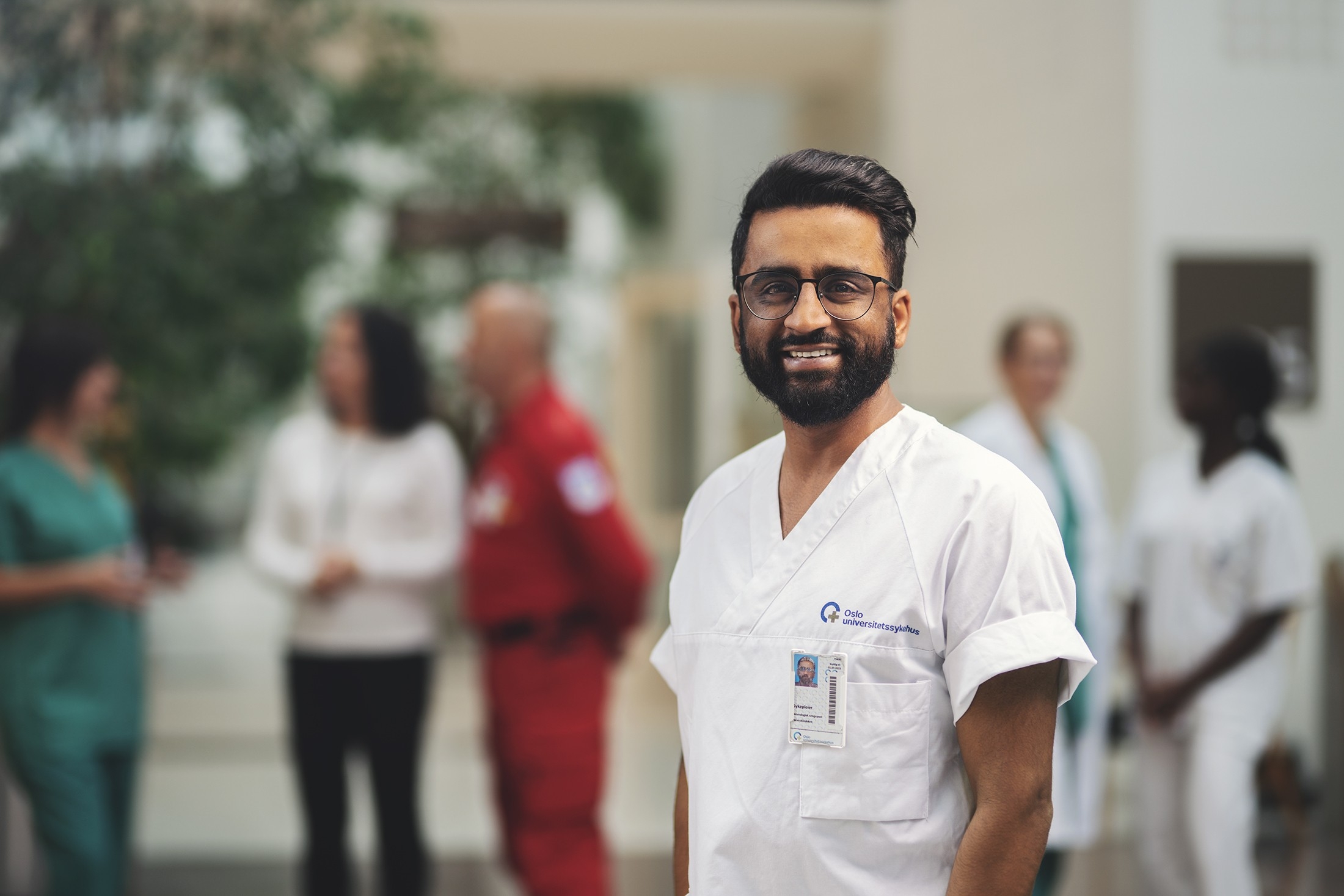 Oslo universitetssykehus er en arbeidsplass med stort mangfold. Det mener vi er helt avgjørende for å løse de oppgavene som kreves av oss. Vi ønsker derfor at dette mangfoldet skal gjenspeiles blant søkerne til våre stillinger !