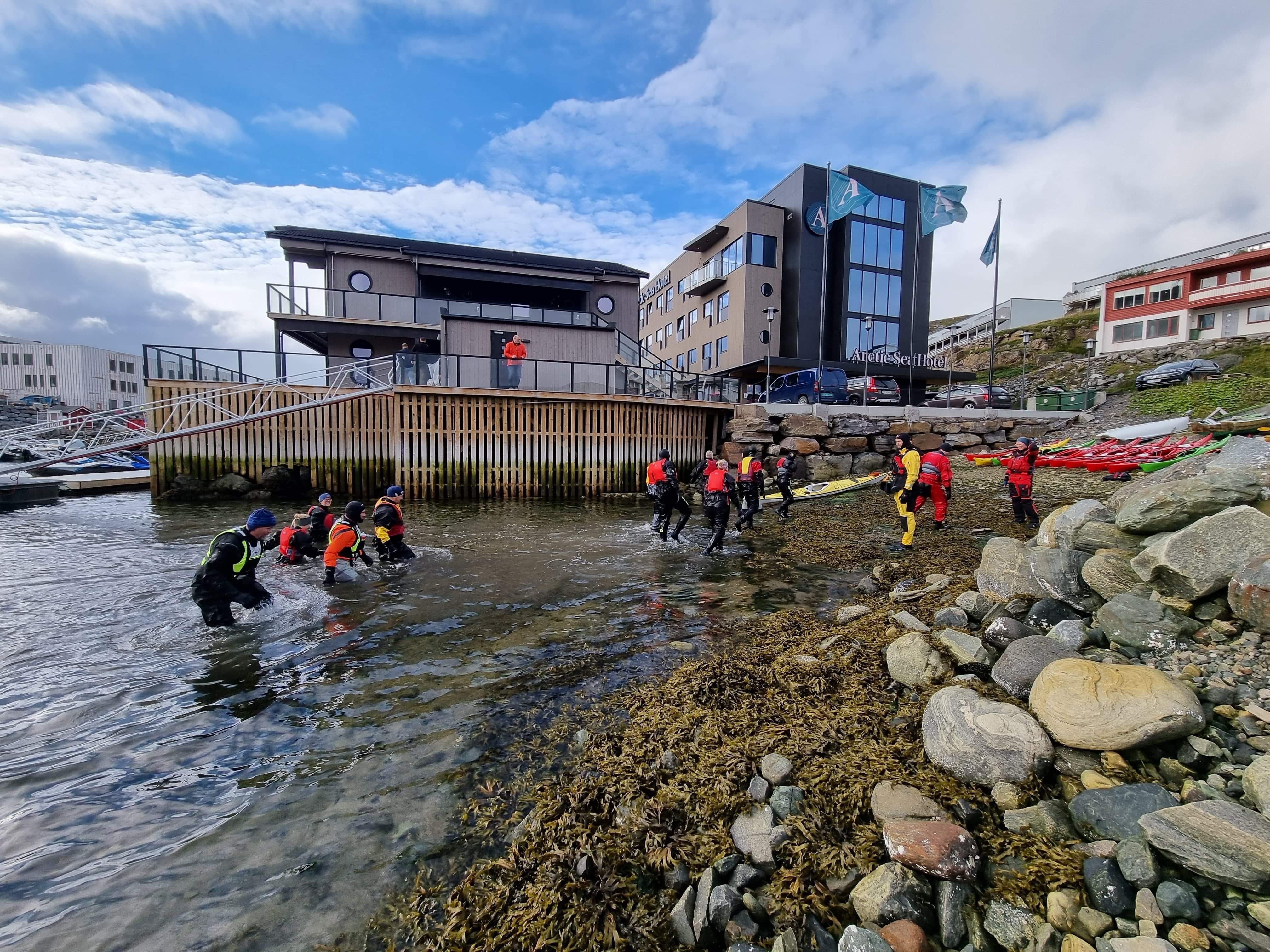 kajakk kurs i fjæra til Arctic Sea Hotel