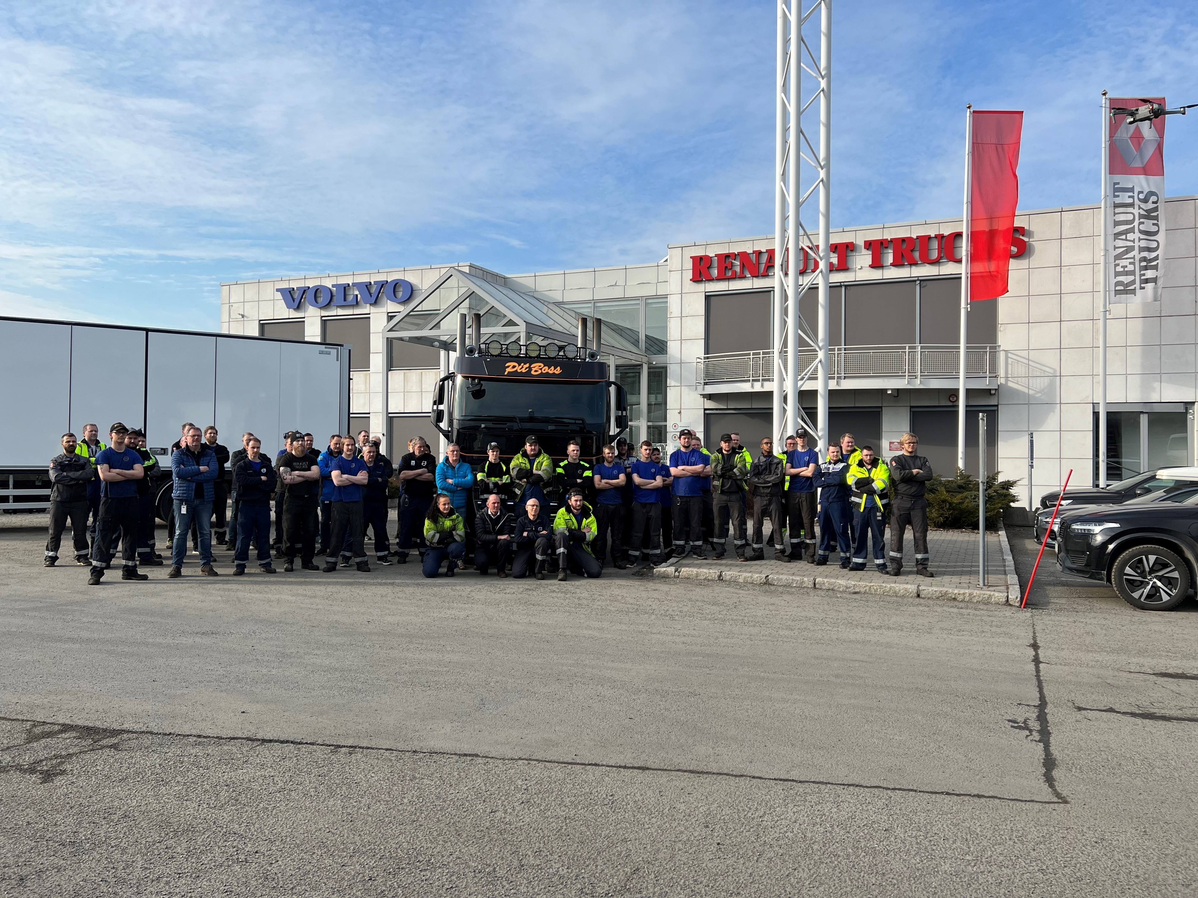 Truck Center Furuset med PitBoss i bakgrunnen