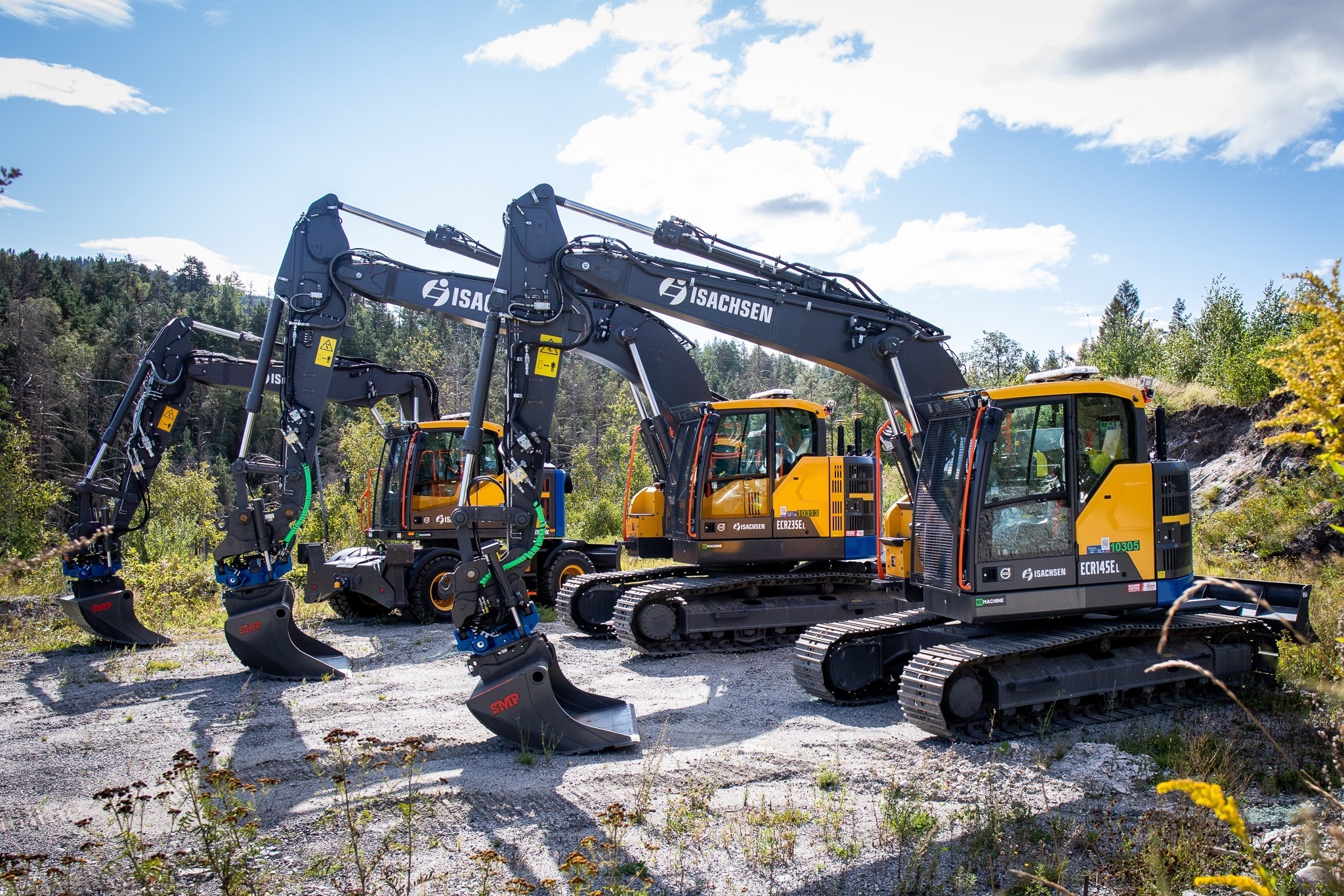 Vi har stort fokus på å være i front av den siste utvikling innenfor utstyr, kompetanse og dataprogrammer, dette inkluderer en moderne maskinpark.