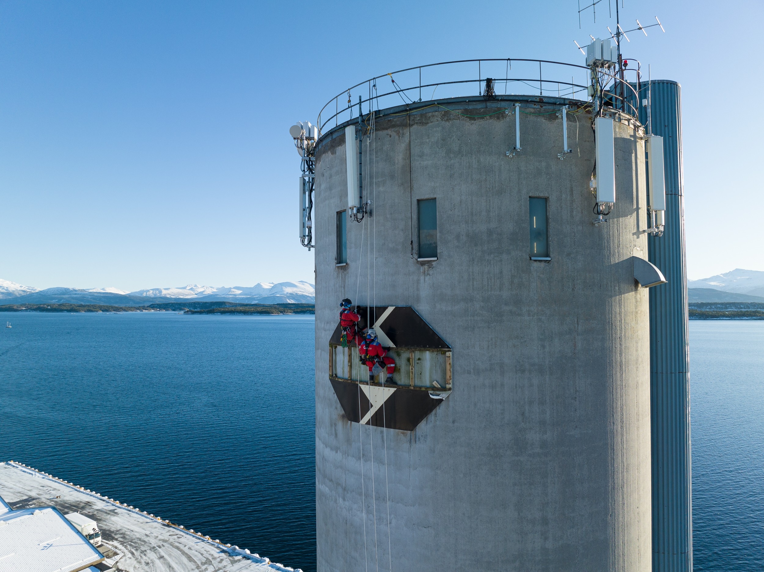 Hos oss vil du få delta på mange ulike og spennede prosjekter både onshore og offshore.