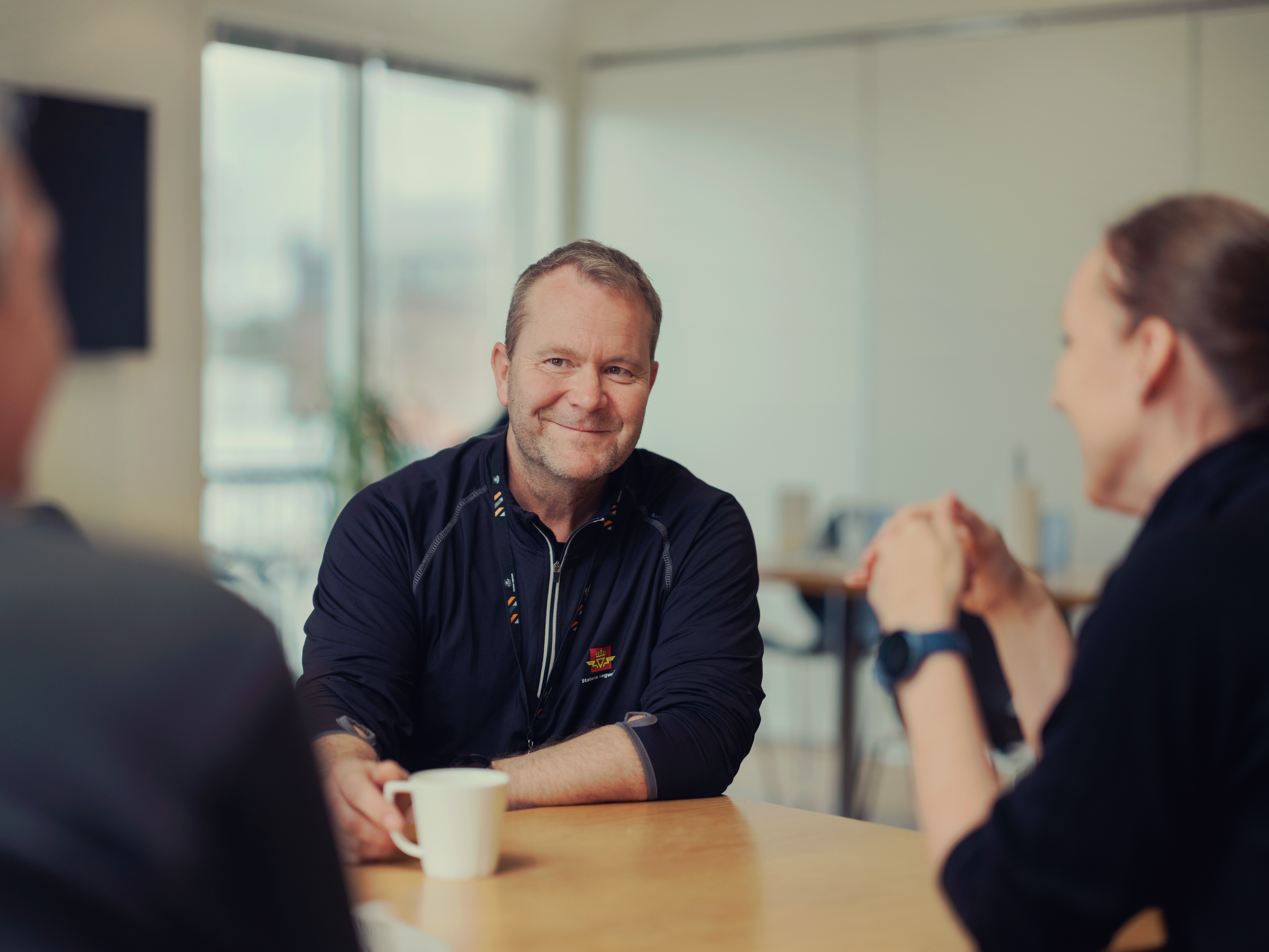 Hos oss får du trivelige og faglig sterke kolleger, en trygg arbeidshverdag og god balanse mellom arbeid og fritid.